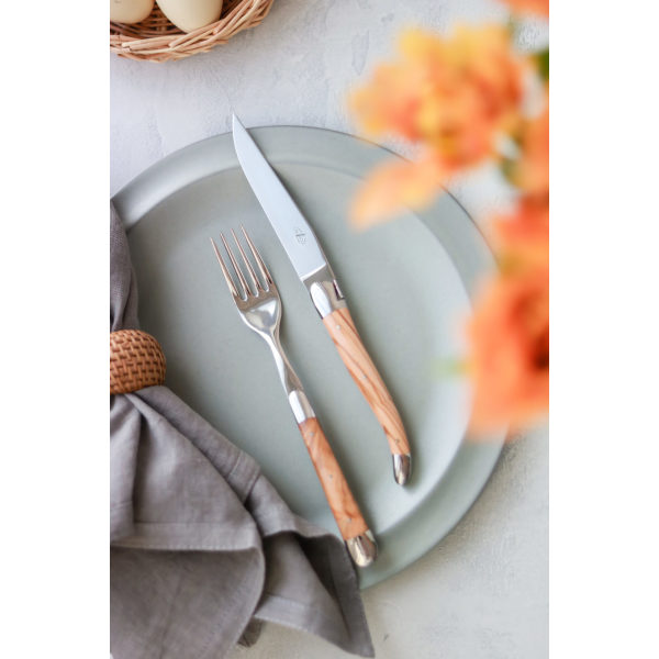 Couteau et fourchette en olivier